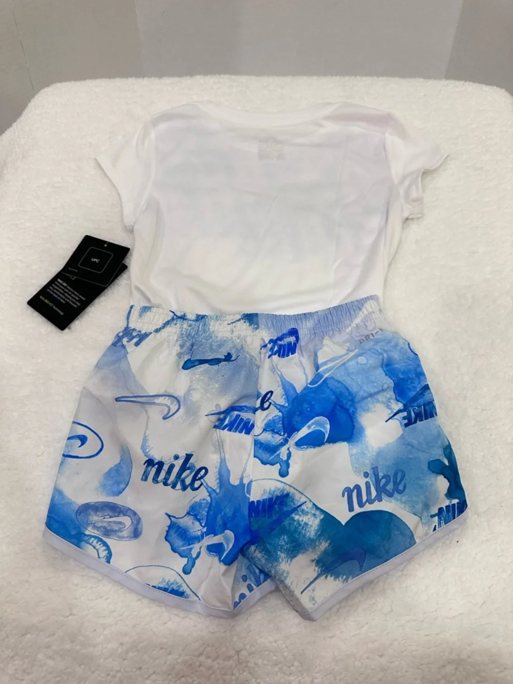 Nike White & Blue Girls' Dri-FIT Tee and Athletic Shorts Set - Picture 3 of 9